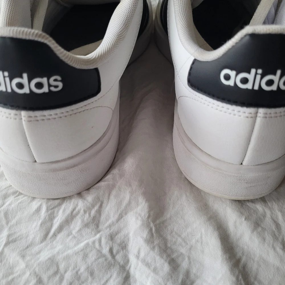 Adidas White and Black Classic Sneakers Size 8.5 Men